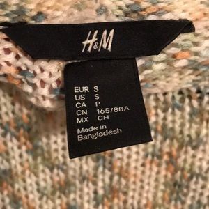 H&M Sweaters - 3/$15. Sweater tee H&M Sweaters - 3/$15. Sweater tee